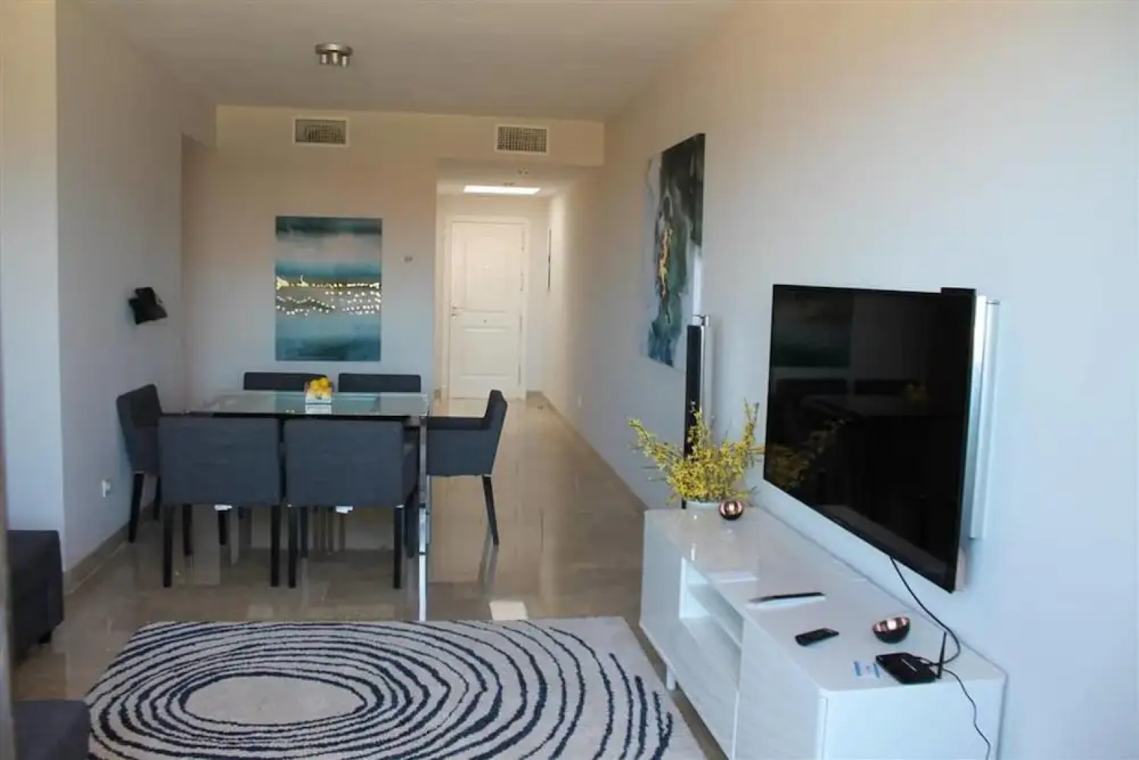 Luxury 2 Bed Penthouse Apt With 5 Swimming Pools