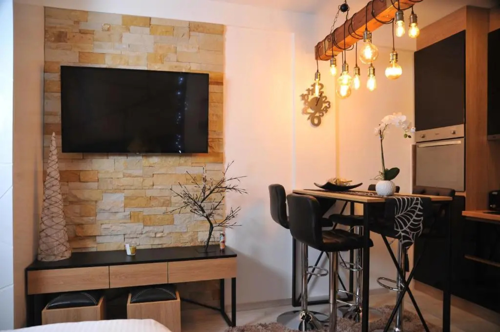 Milmari boutique, S3 lux