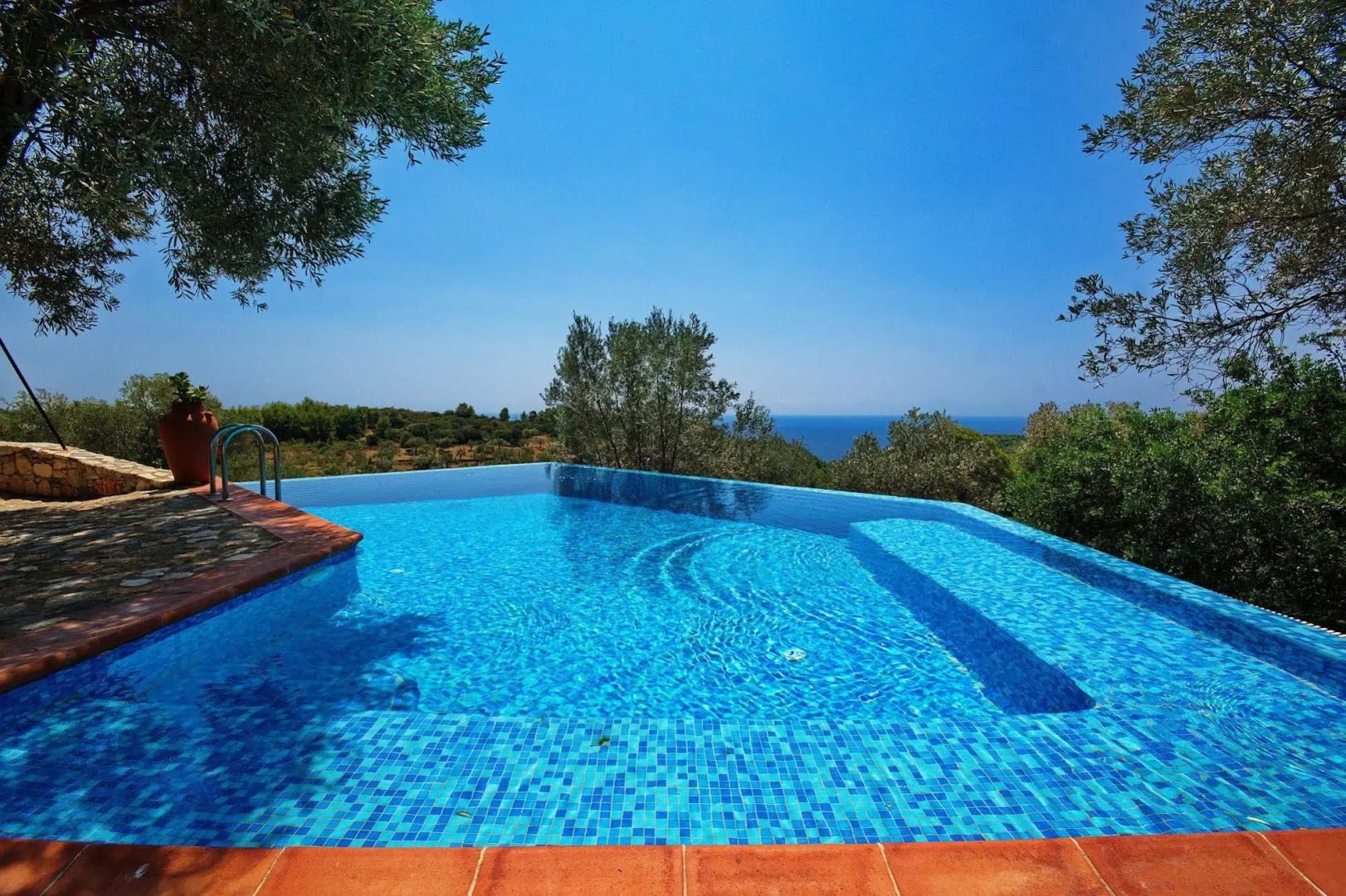 Poikilma Alonissos Villas