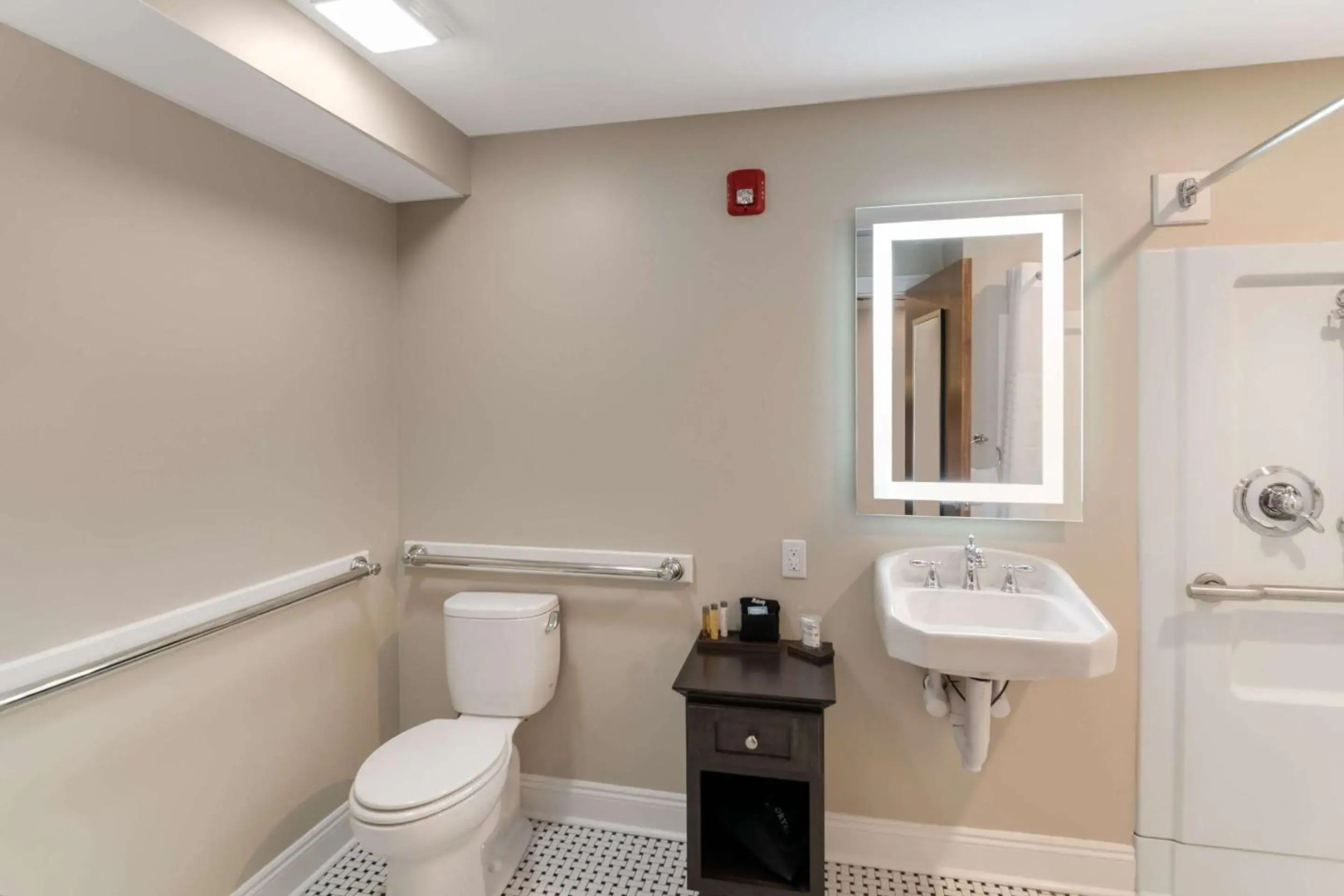 The Port Inn and Cottages, an Ascend Collection Hotel