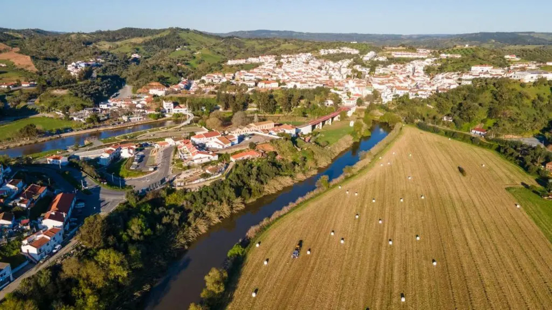 Romantic riverside retreat