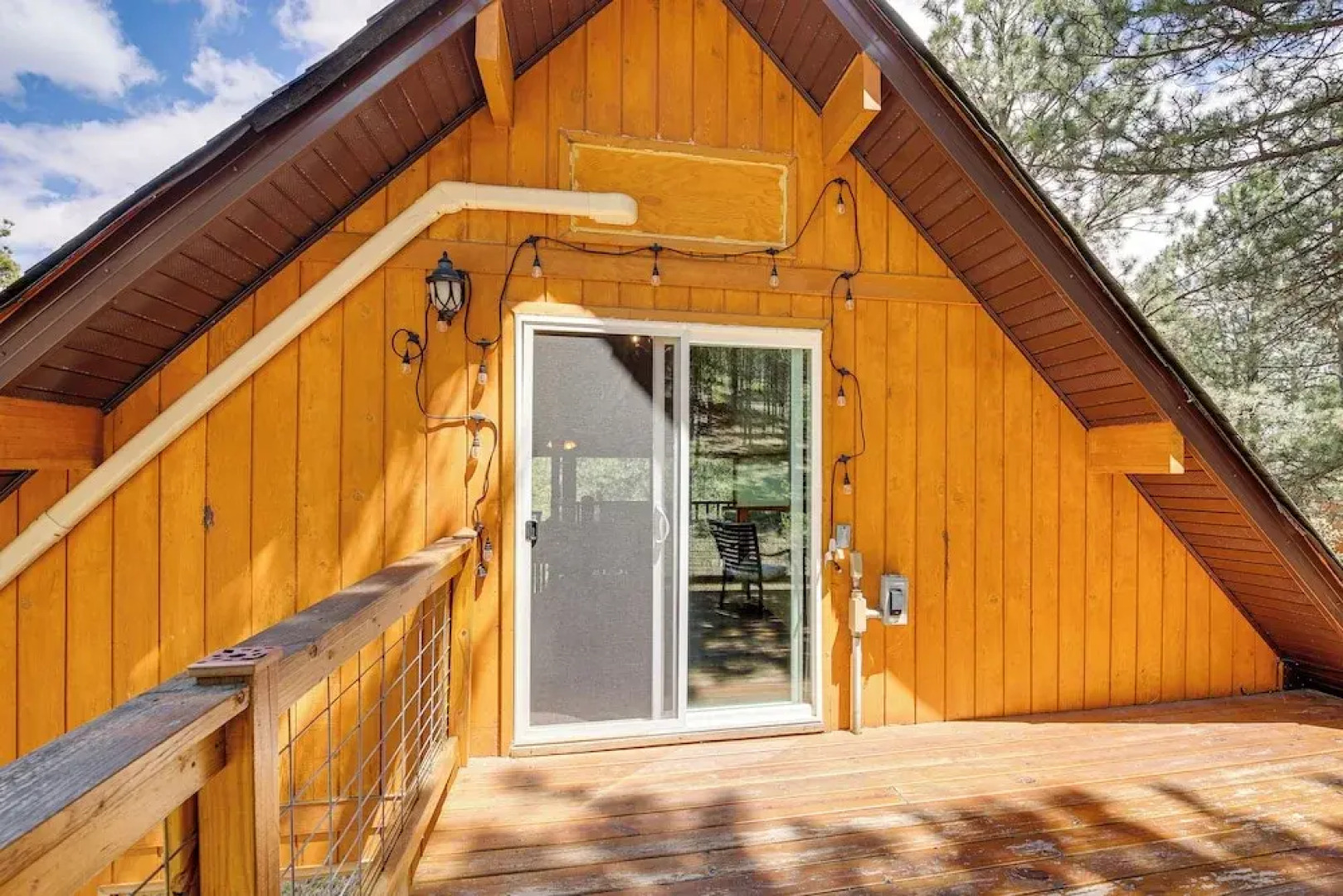 Modern Black Hills Cabin w/ Loft & Wraparound Deck