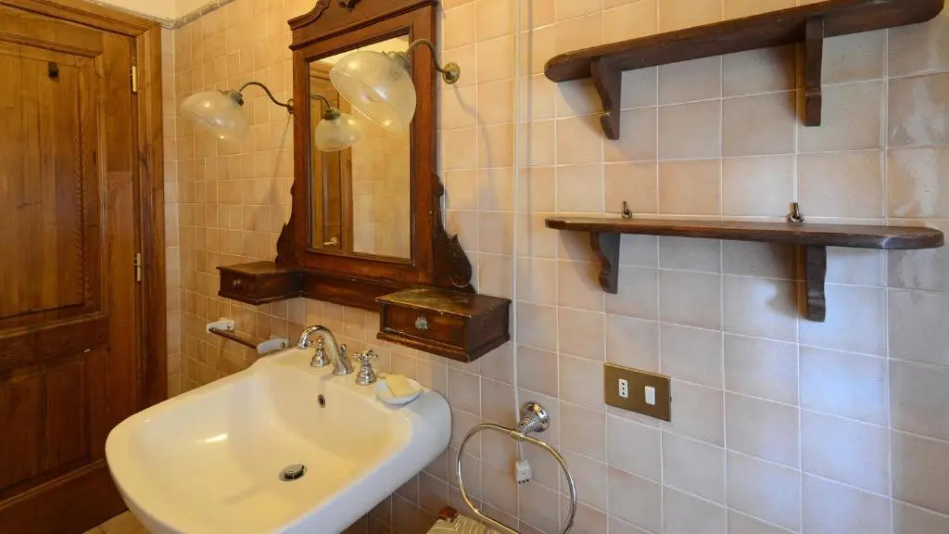 Pg-l188-lmne0at - Hostal de Todi 12