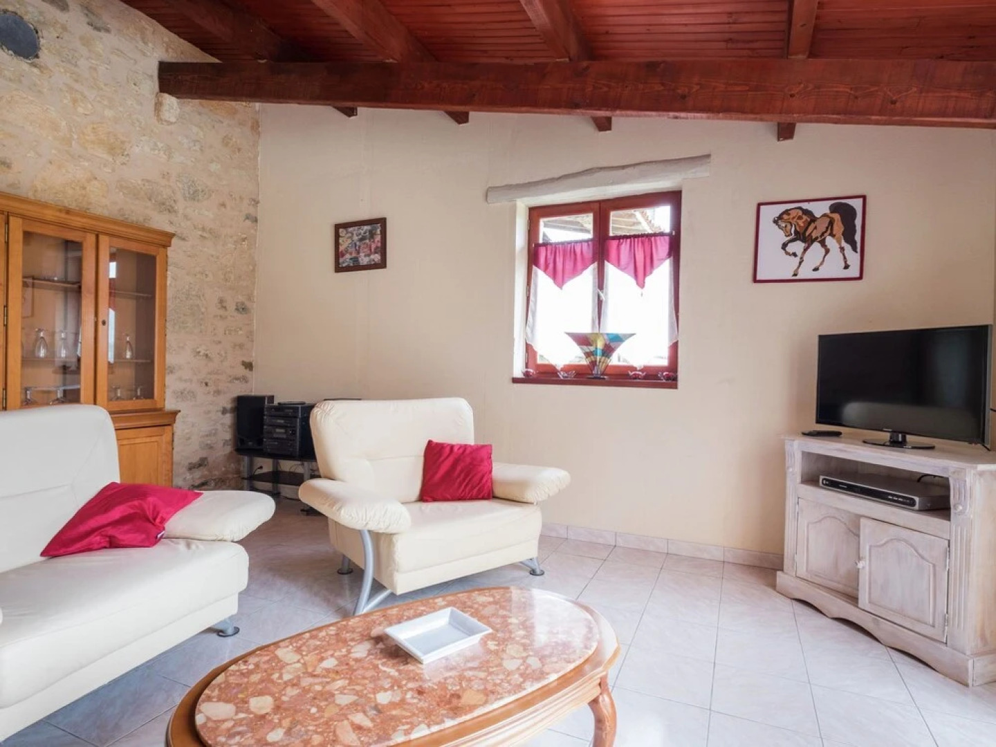 Luxurious Holiday Home with Swimming Pool in Meyrals