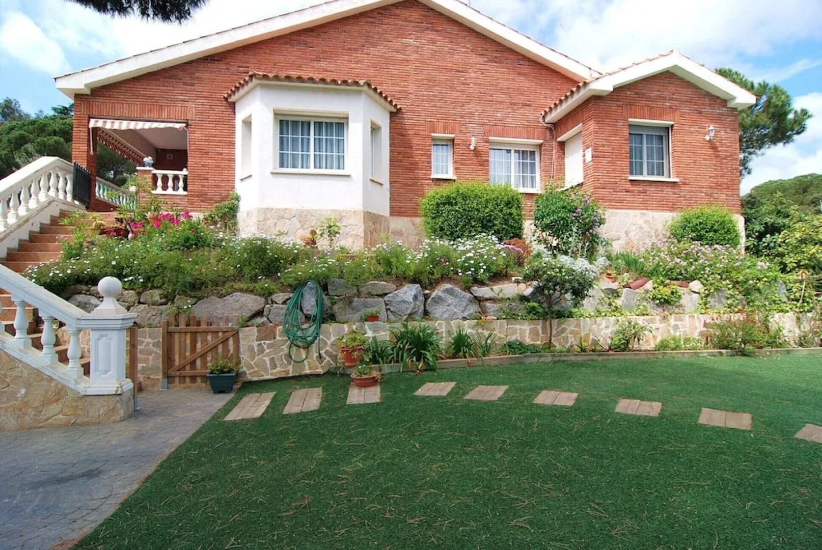 HomeHolidaysRentals Gema