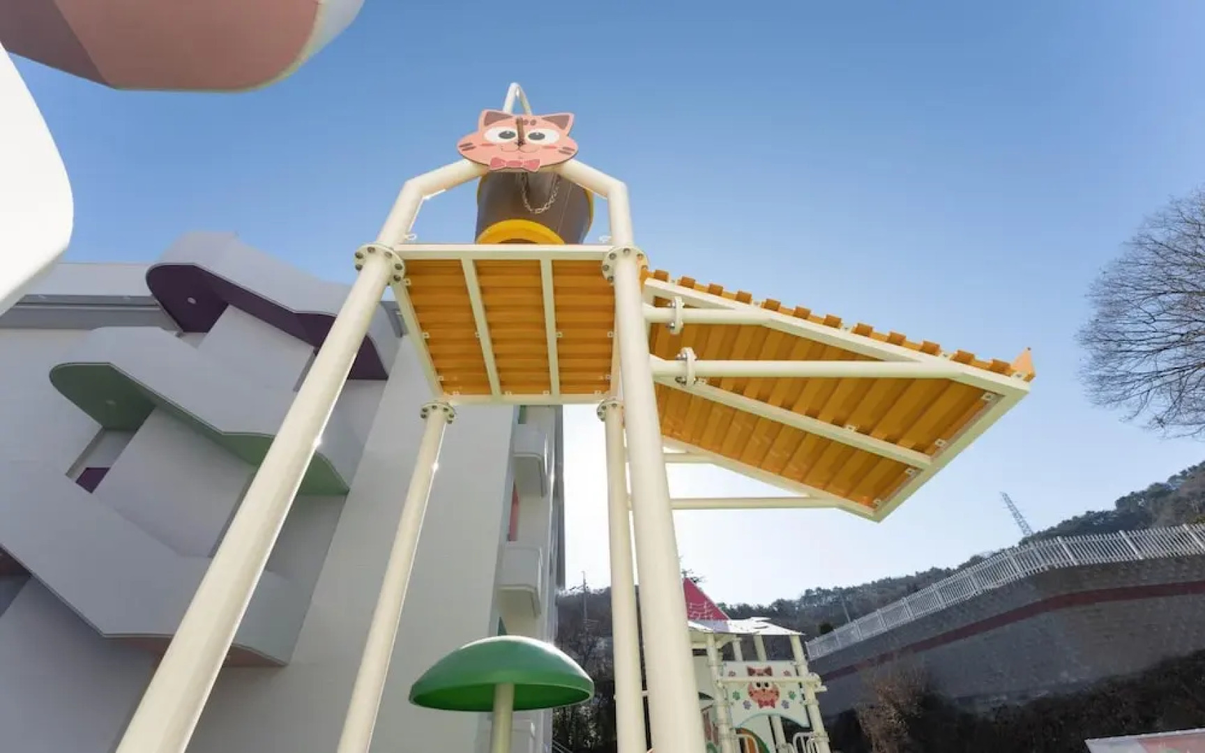 Gimhae Den Bastar Theme Kids Hotel