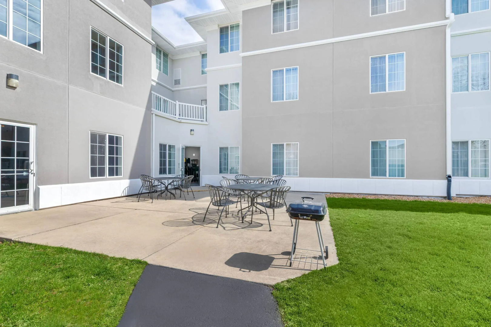 MainStay Suites Madison Airport