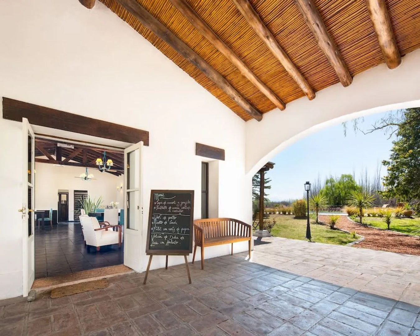 Postales by DOT Boutique