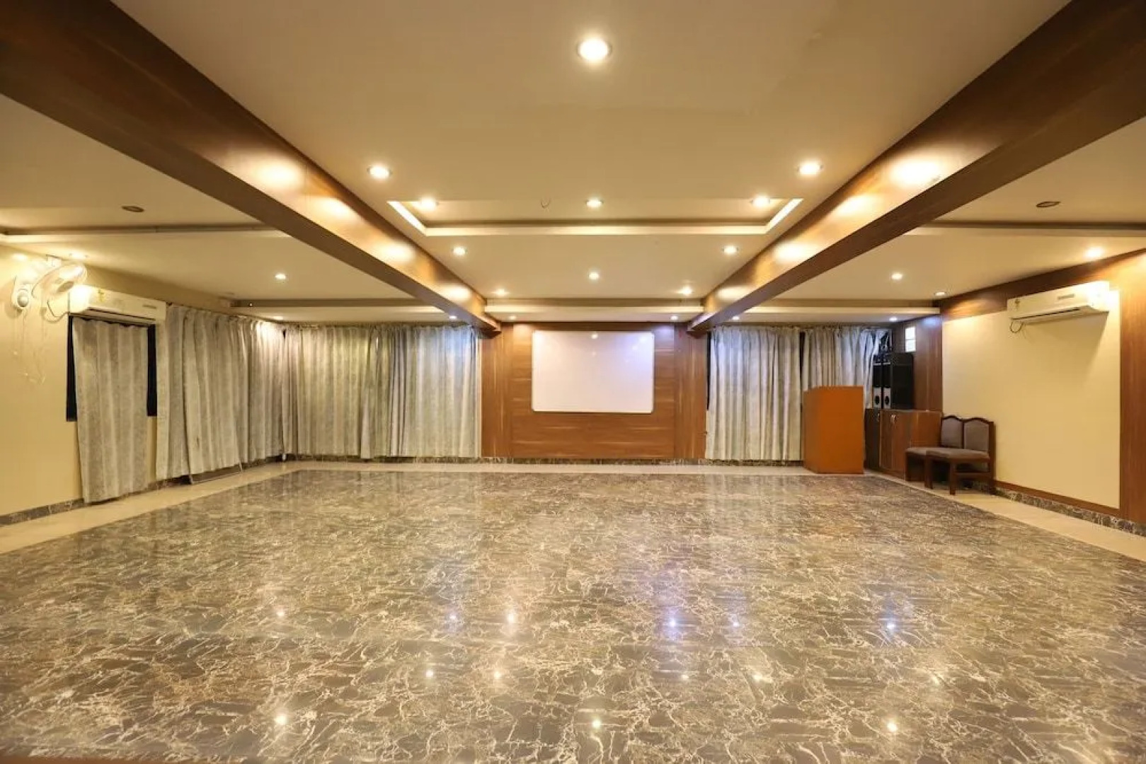 OYO 9512 Hotel Tulsi