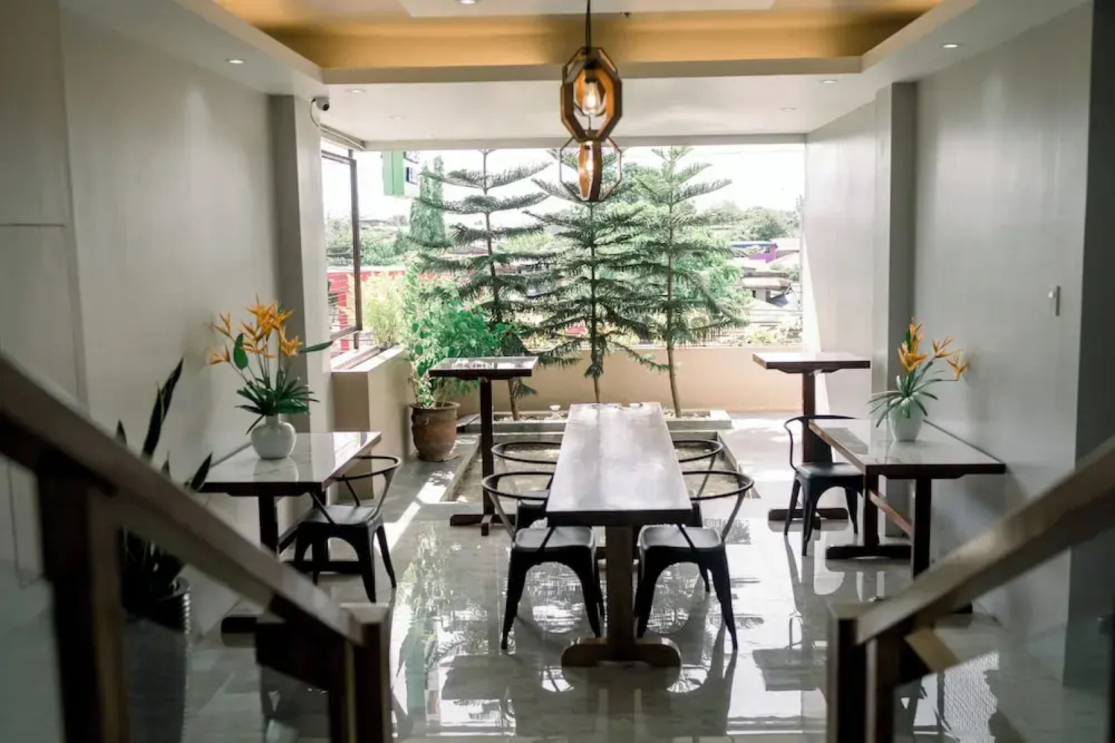 Madonna Hometel and Suites New Pandan