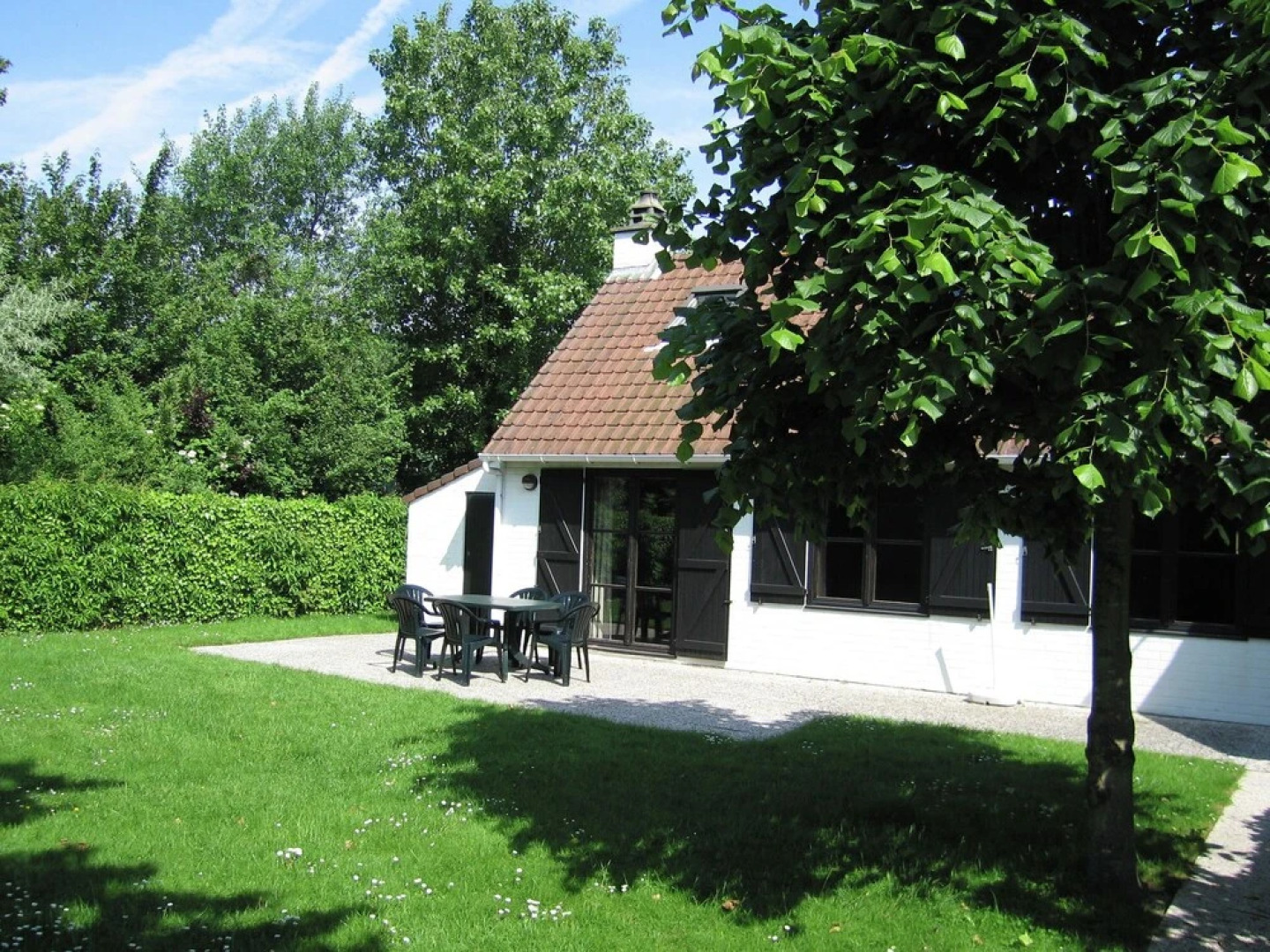Tidy Cottage With Terrace, not far From De Panne