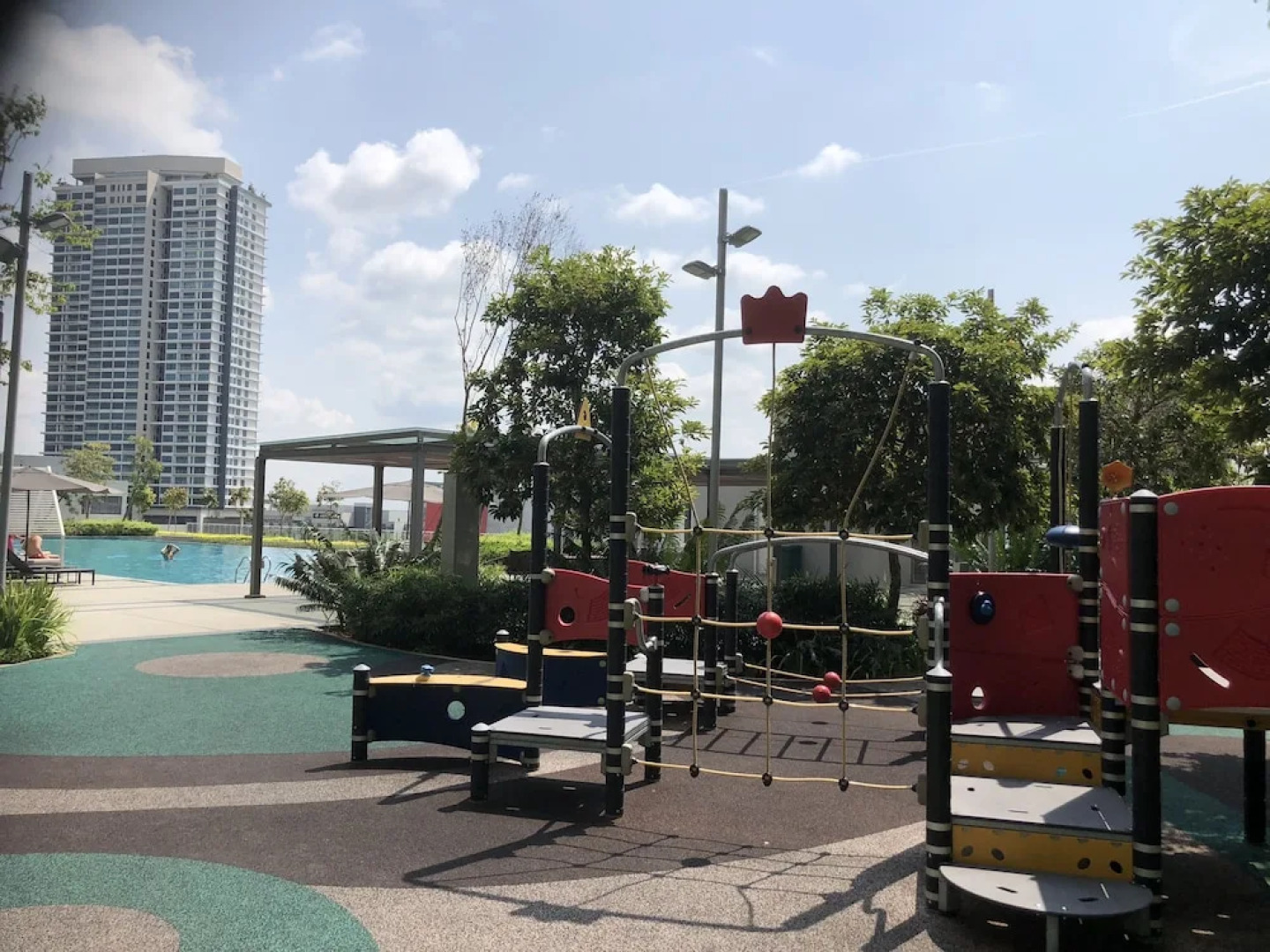 Teega Waterfront - Hello Kitty