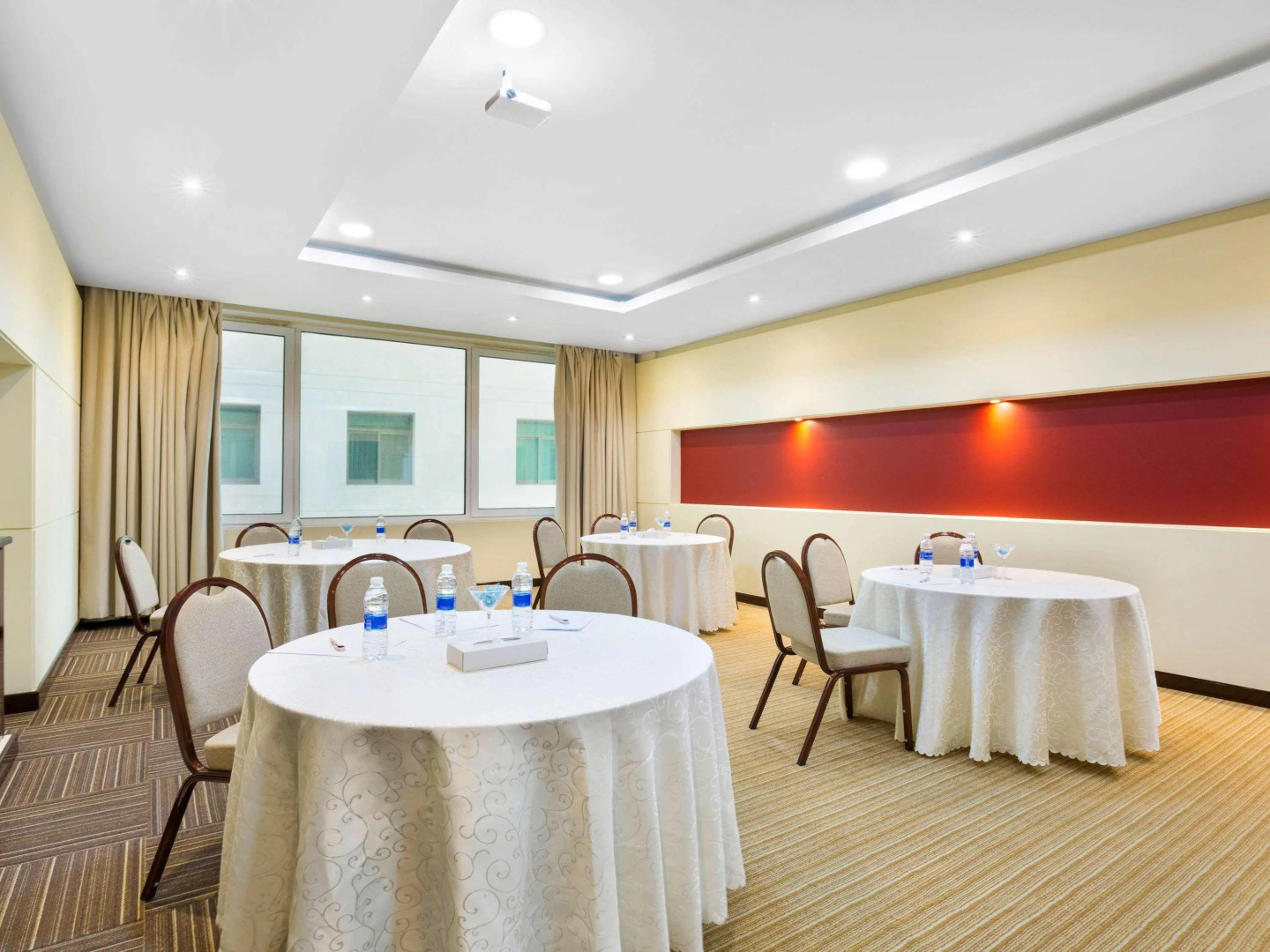 Отель ibis Muscat