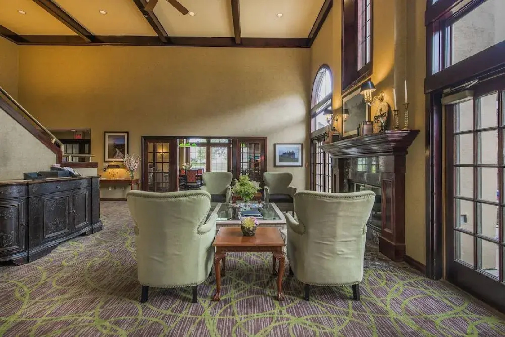 Cloverleaf Suites Columbus