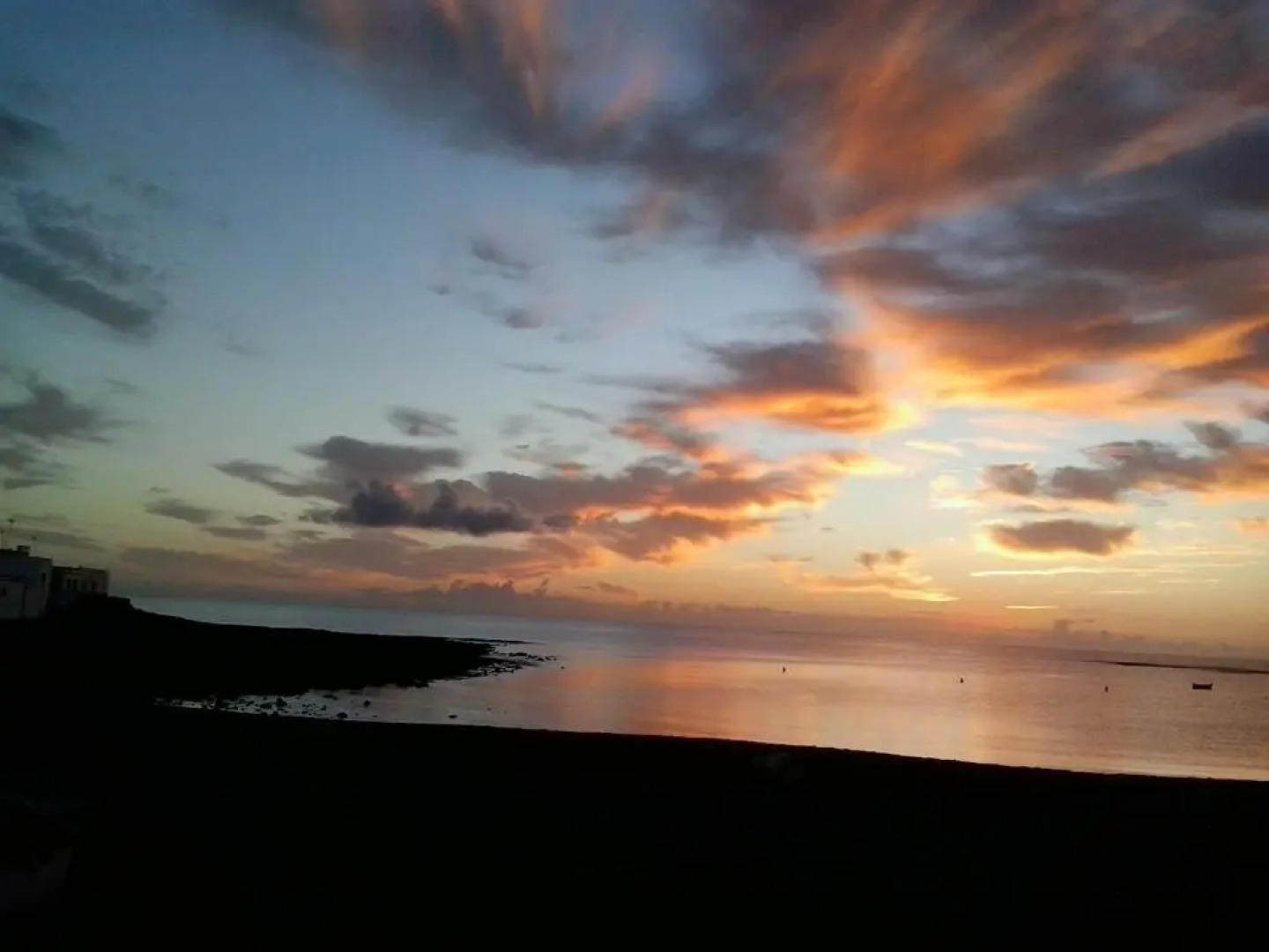 Apartamento con encanto en la playa frente al mar "Posada Rent House"