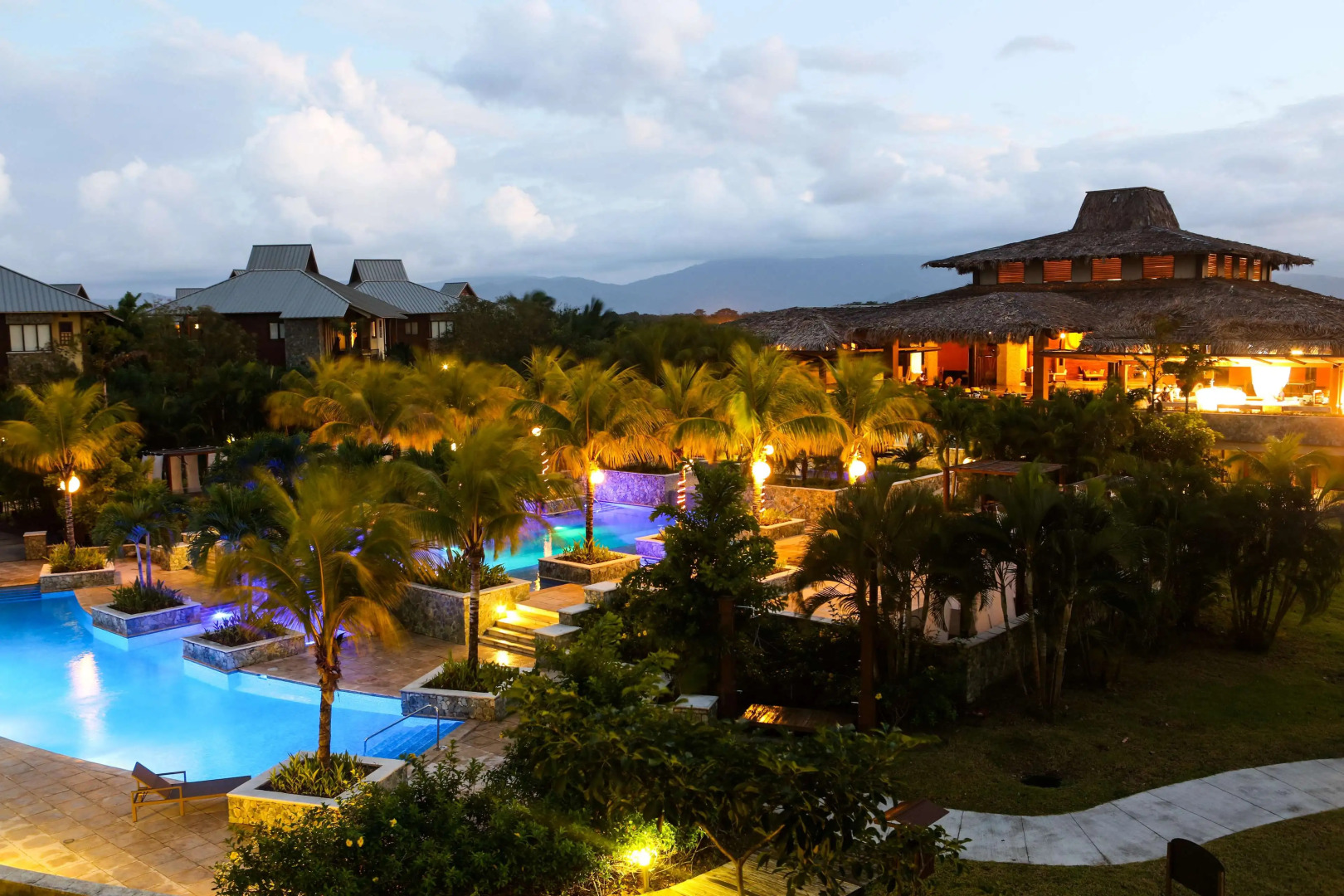 Indura Beach & Golf Resort, Curio Collection by Hilton