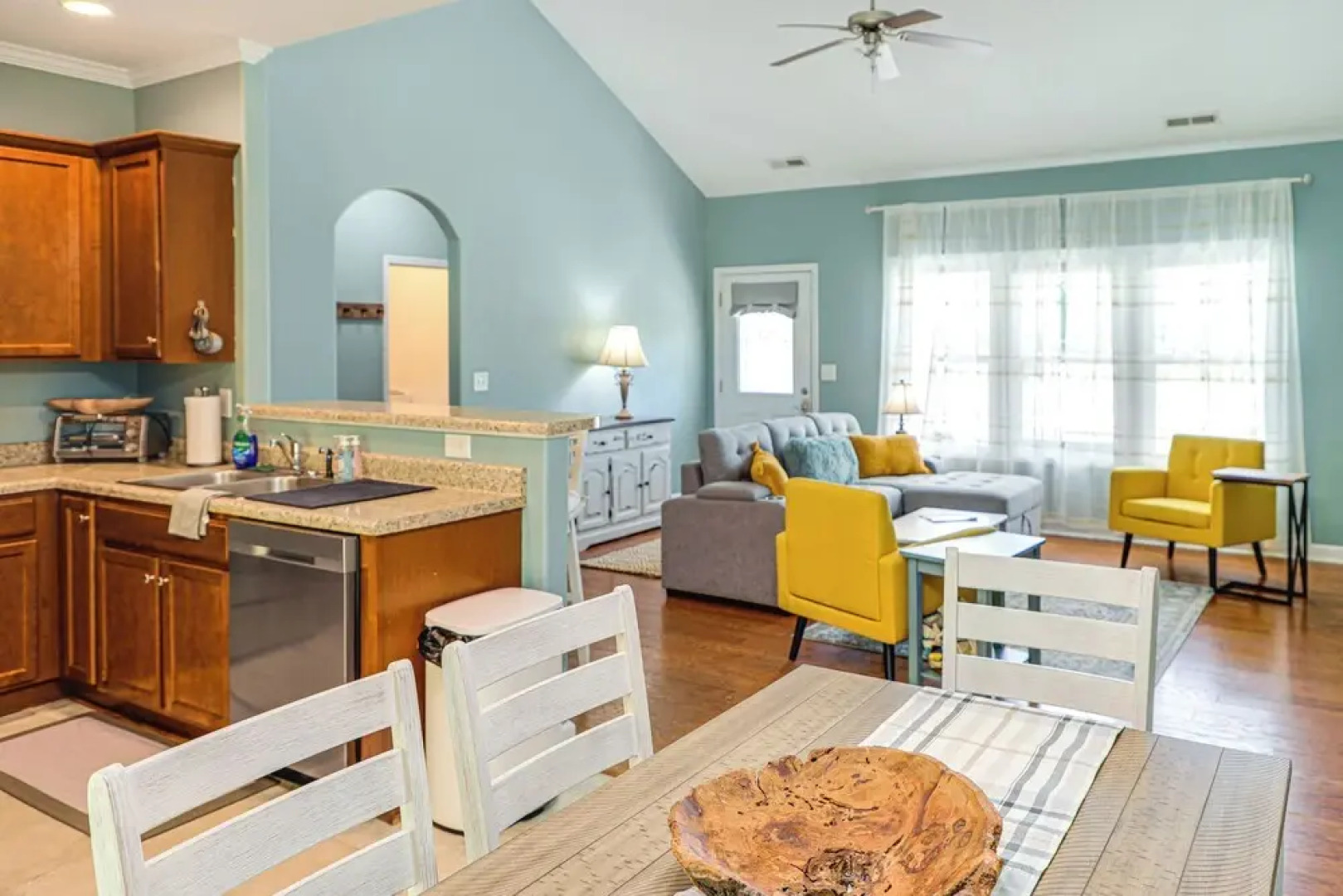 Sneads Ferry Home: Close to Beaches & Boat Ramp!