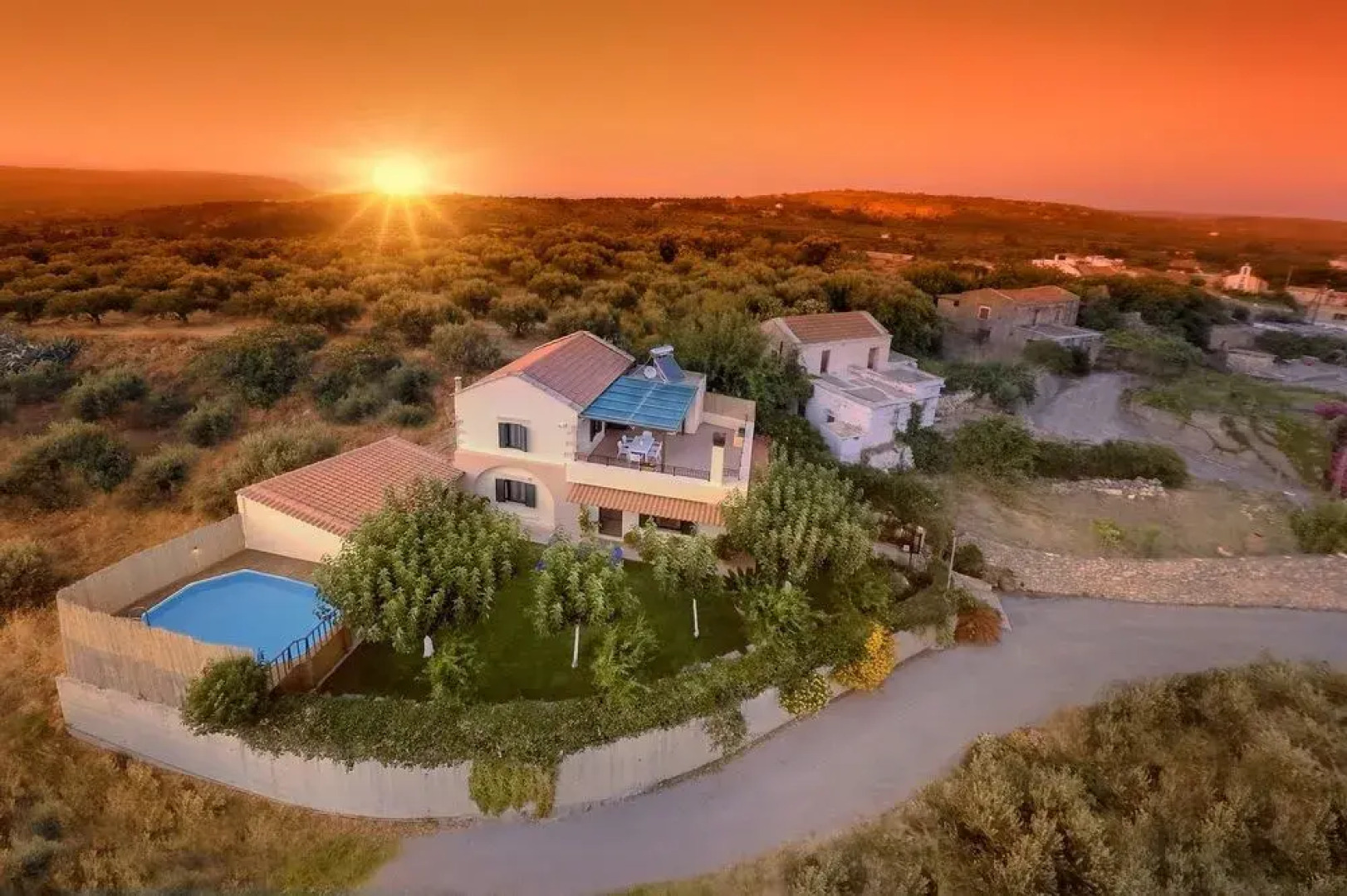 Traditional Ioannis Cottage...luxurious & Rustic With Ecological Heated Pool !!!