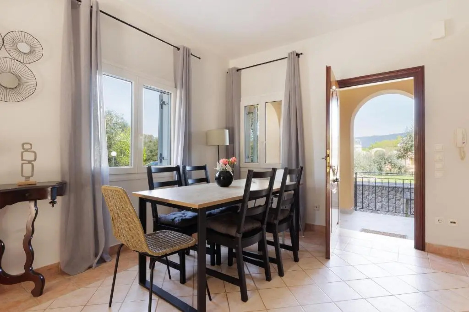 Spyrelia 4BD Villa with 2BD Guesthouse by Konnect, Private Pool & Outdoor Jacuzzi included