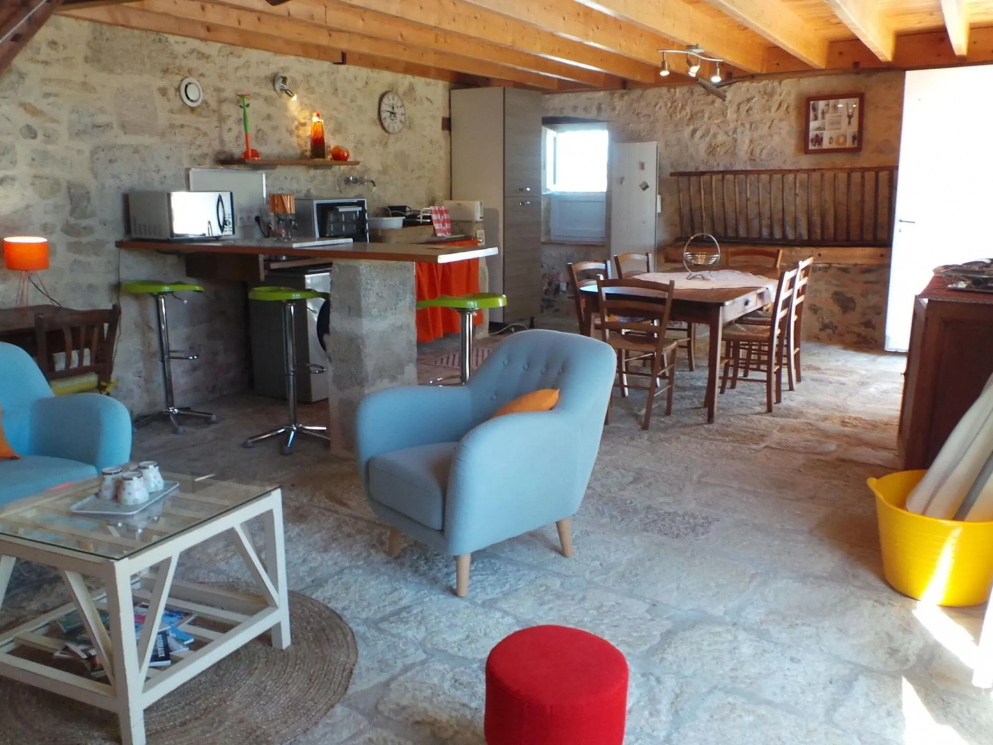 Stone House in a Vineyard, With Swimming Pool, Near Bordeaux