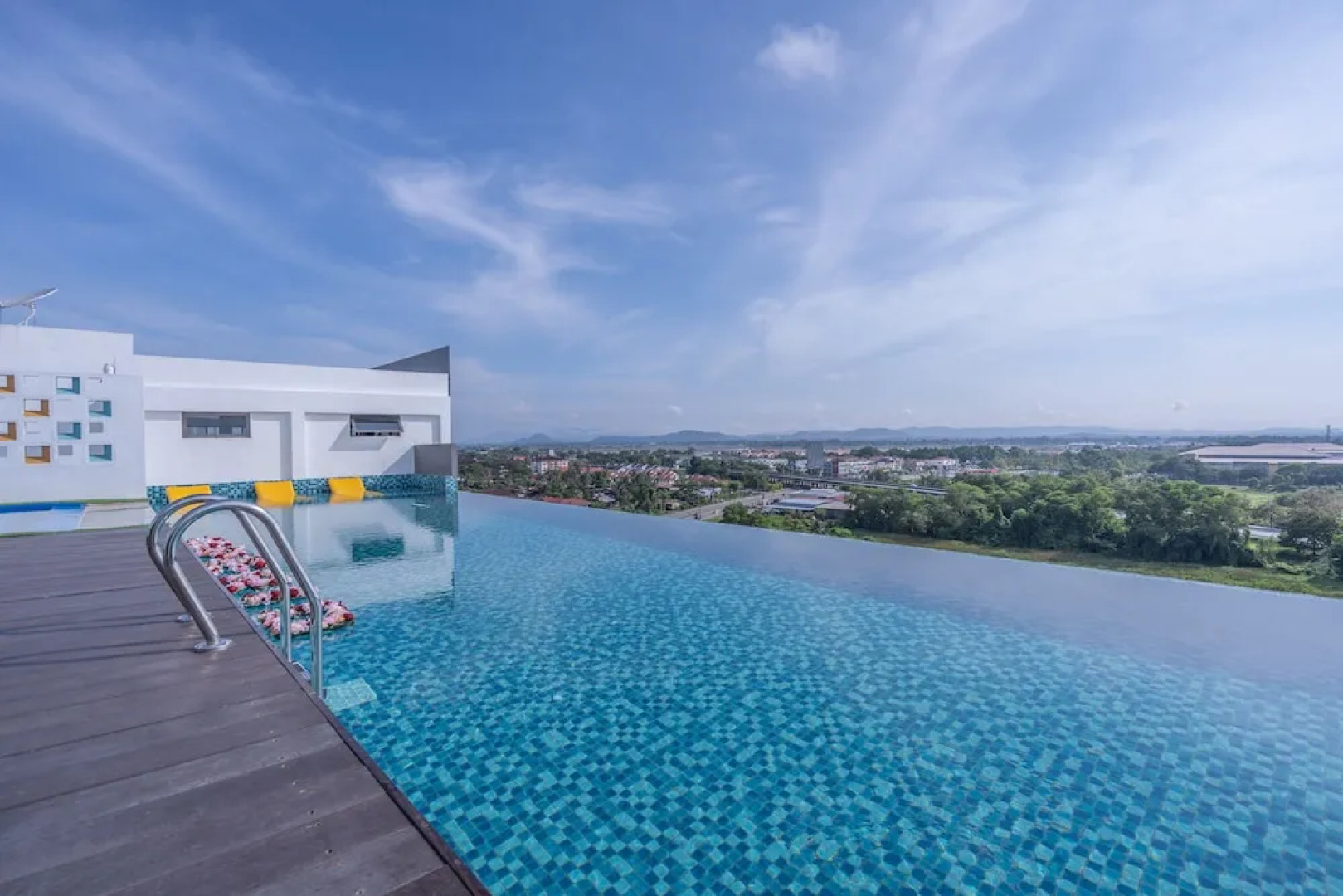 Oyo Home 89574 Studio Imperio