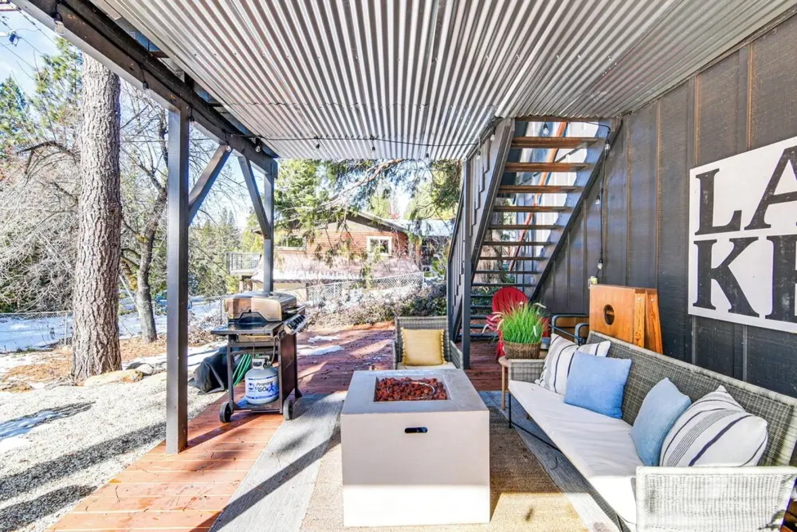 Westwood Cabin: Lake Almanor Across the Street!