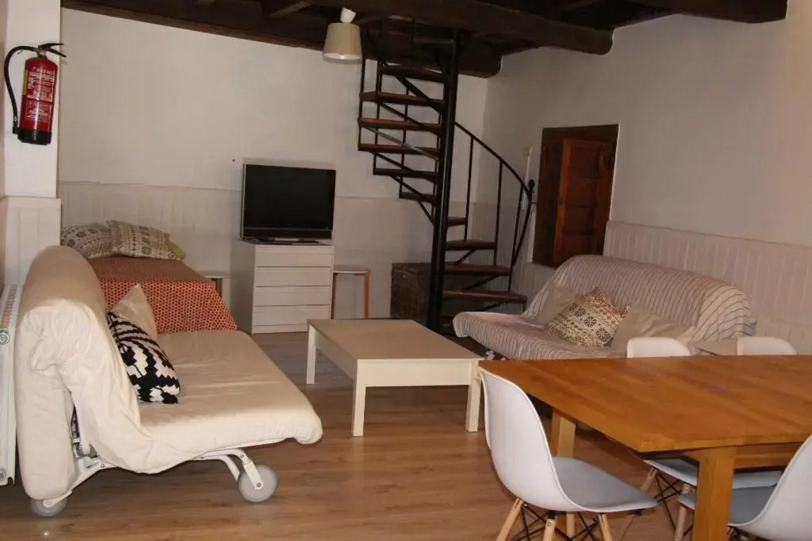 Hostel El Lago Caceres