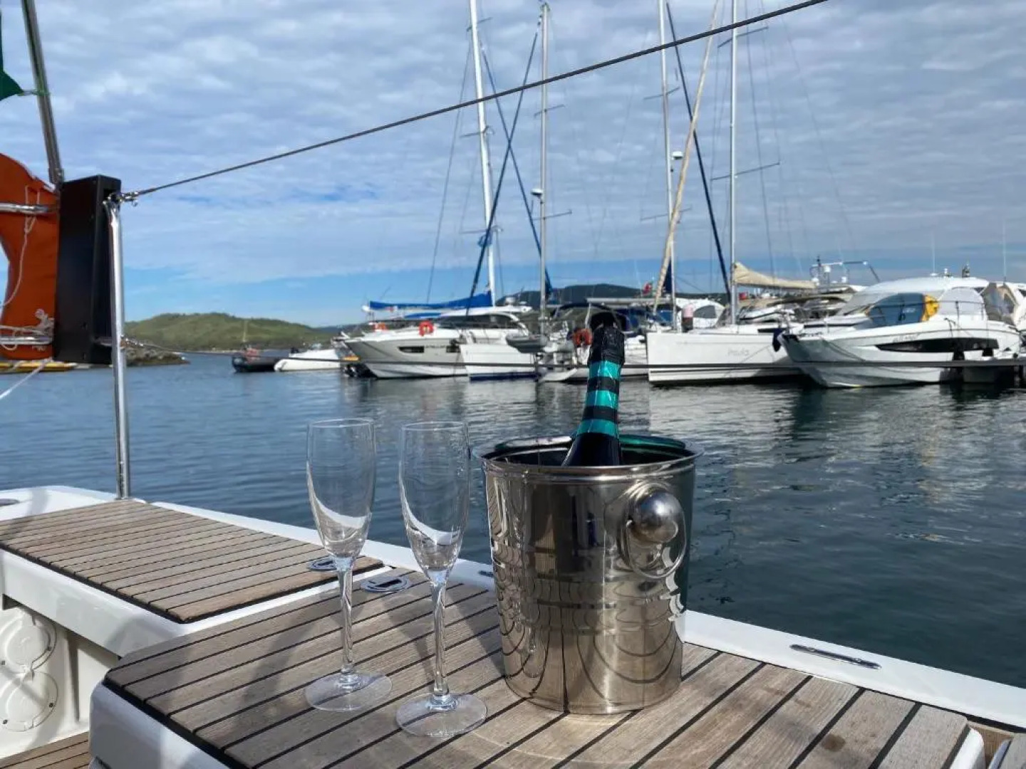 TROIA - Veleiro em marina