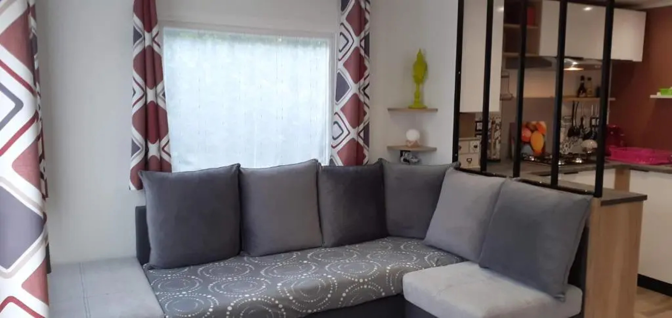 MH, 3 Ch, 43m2, climatisé, avec terrasse fermée de 18m2, super équipé, parc aquatique, draps, linge de maison inclus