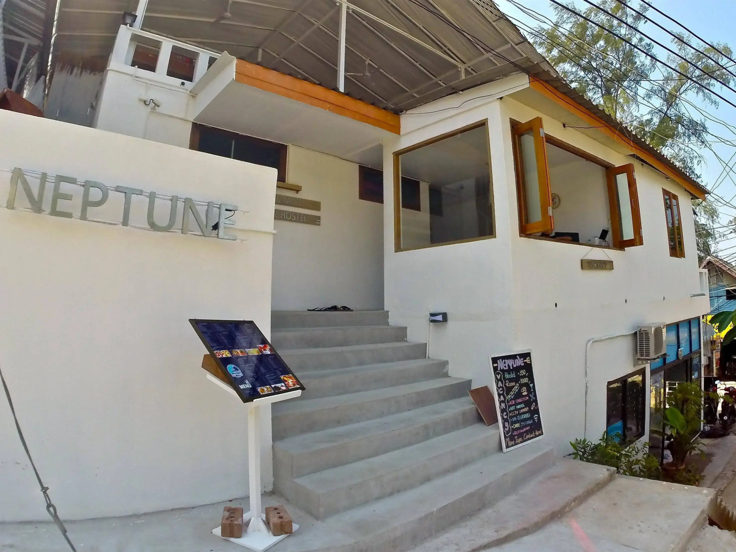 Neptune Hostel Guesthouse