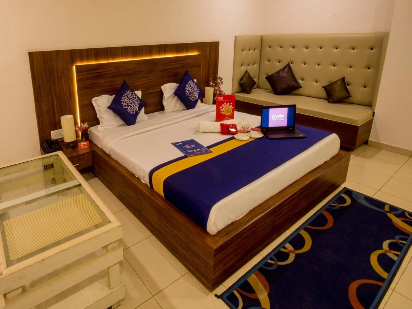 OYO 694 Hotel Malik Residency