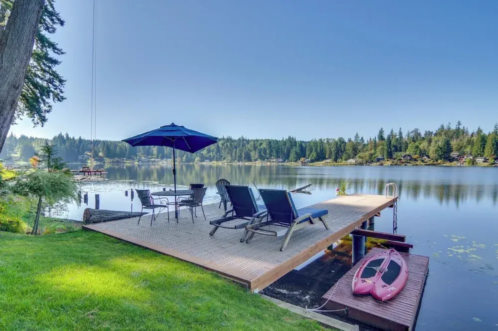 Lakefront Snohomish Cottage w/ Private Dock!