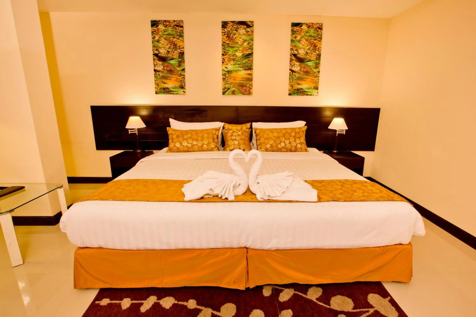 Sinsuvarn Airport Suite