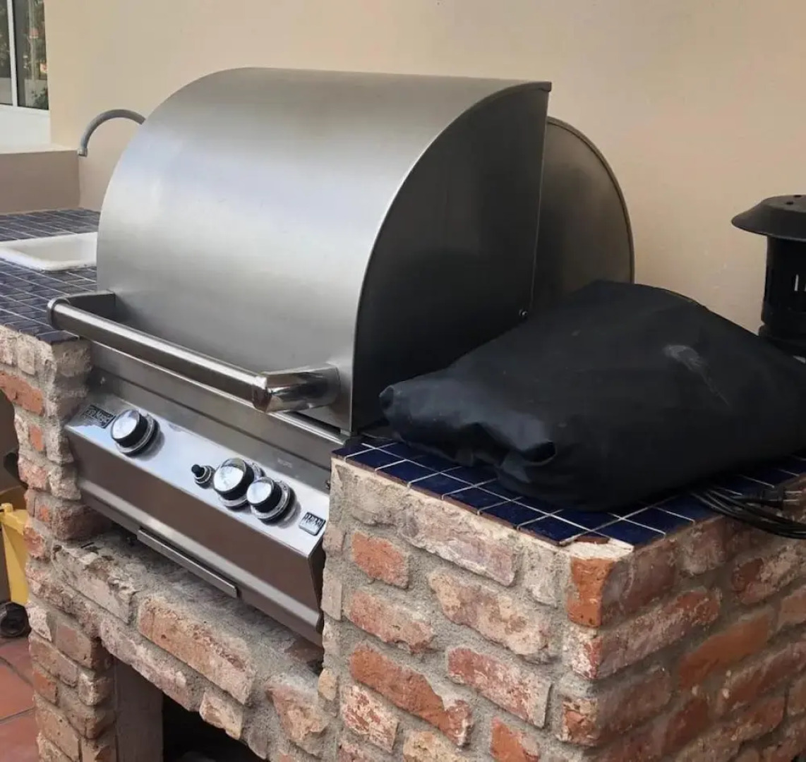 Picturesque Ocean View House With Private Pool Generator for Entire House