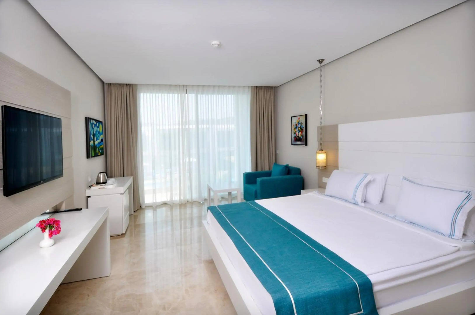 Lugga Boutique Hotel & Beach