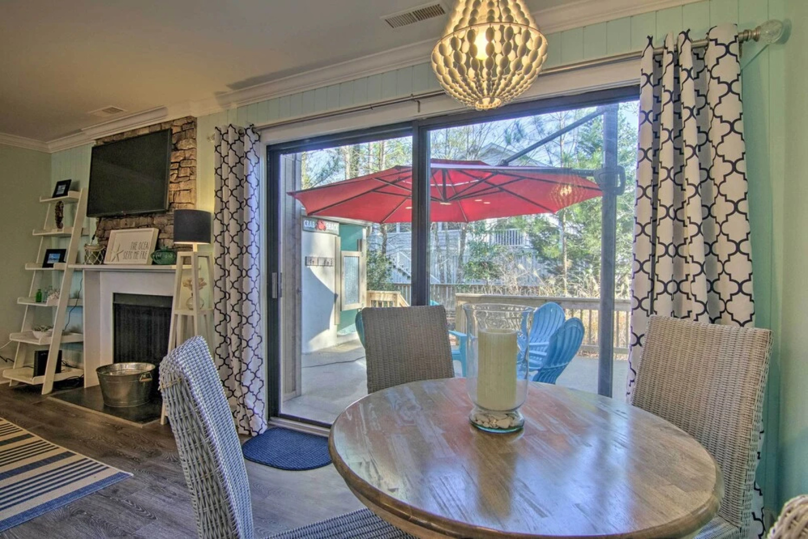 Townhome w/ Outdoor Shower < 1 Mile to Downtown