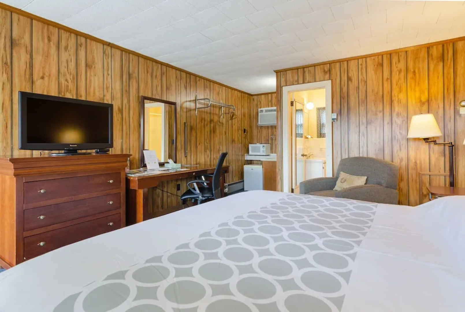Knob Hill Motor Lodge – Hillsville