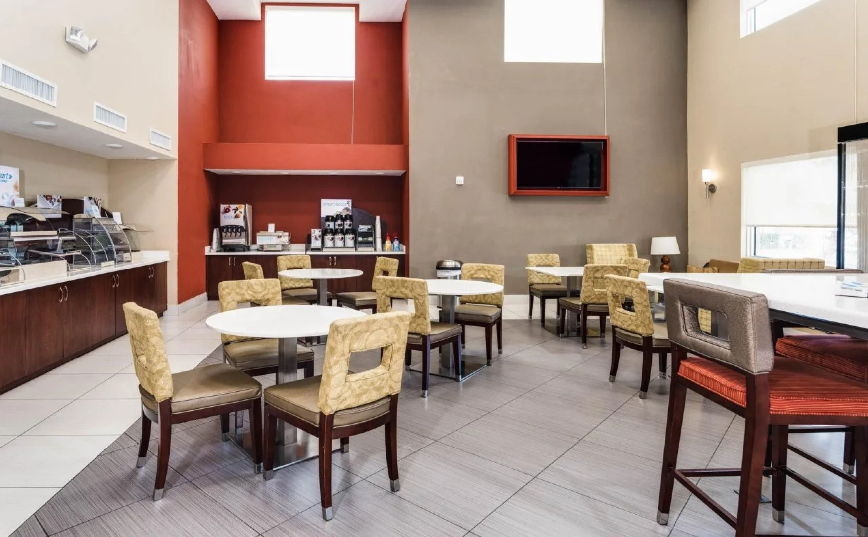 Holiday Inn Express & Suites Lantana by IHG