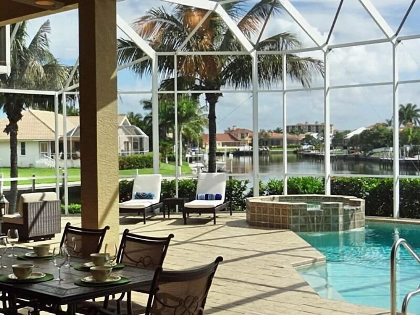 DOVE816 4 Bedroom Holiday Home by Marco Naples Vacation Homes