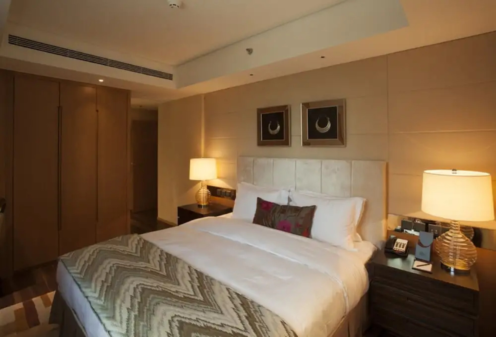 Lee Garden Service Apartment