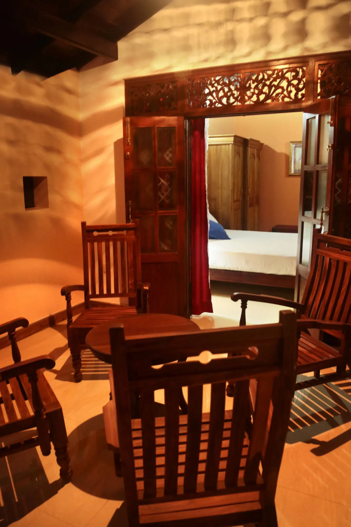 Airport Square Villa