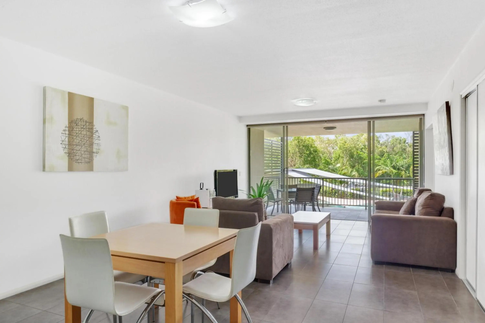 Beaches on Lammermoor Apartments