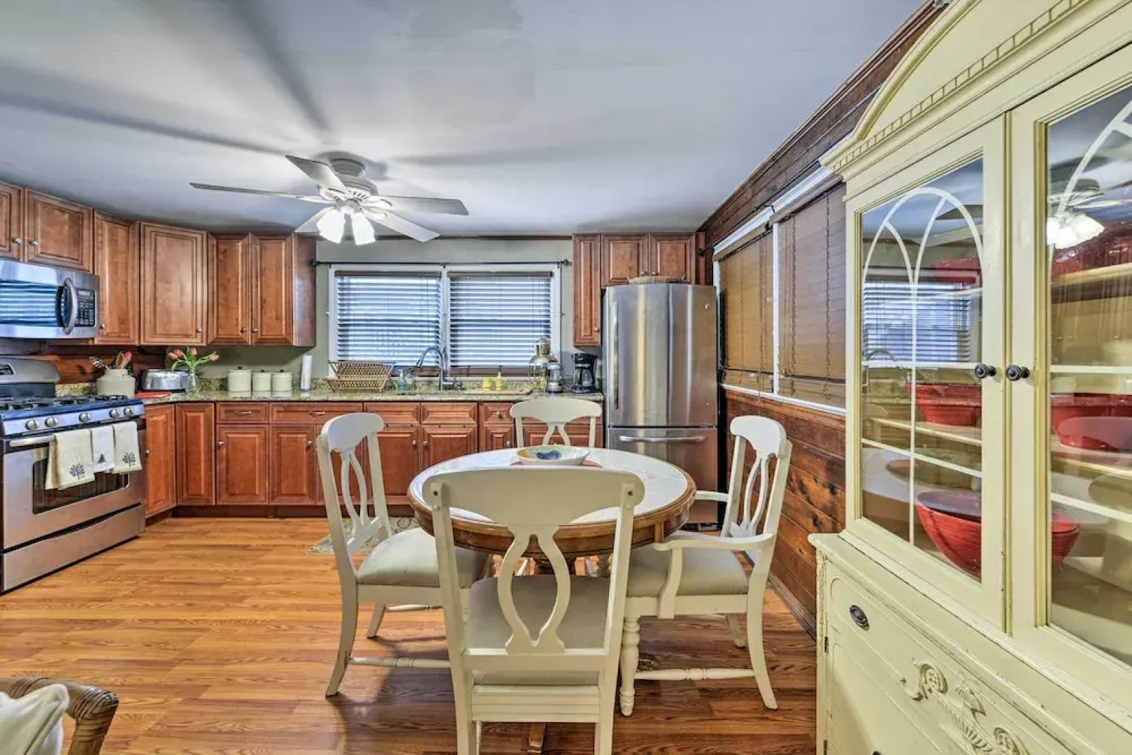 Seaside Park Apt: Outdoor Shower, Walk to Beach!