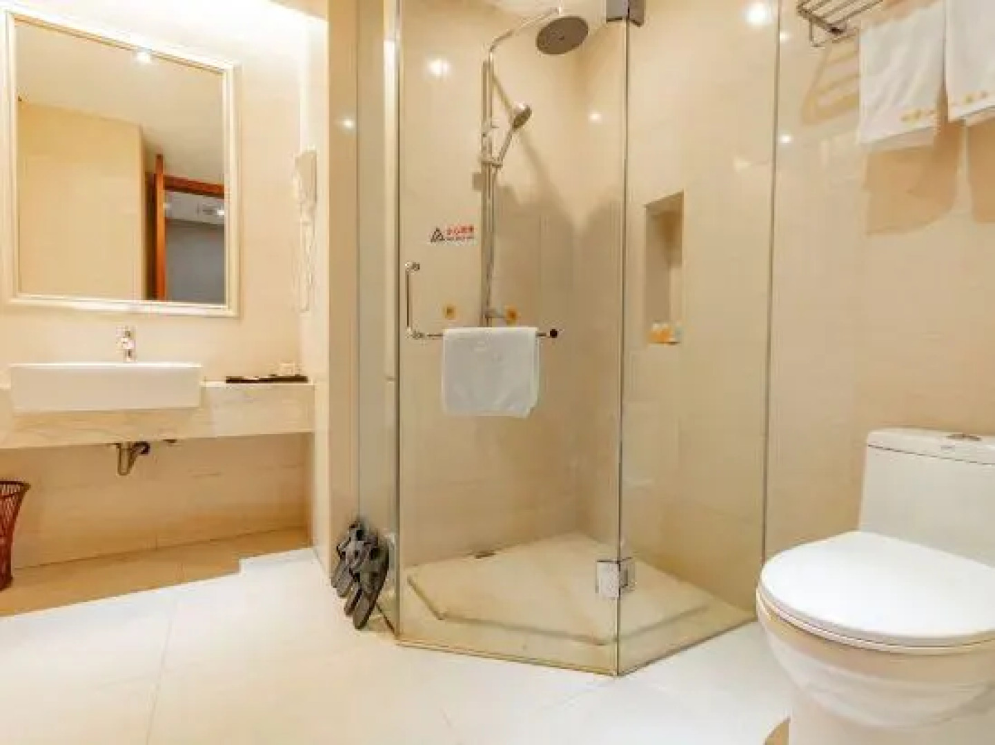 Jingxiu Jiangnan Hotel