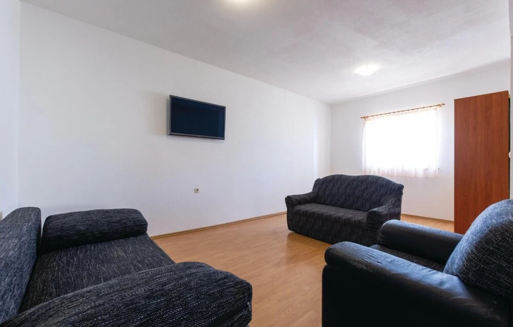 Awesome Home in Solin with WiFi, 8 Bedrooms & Hot Tub