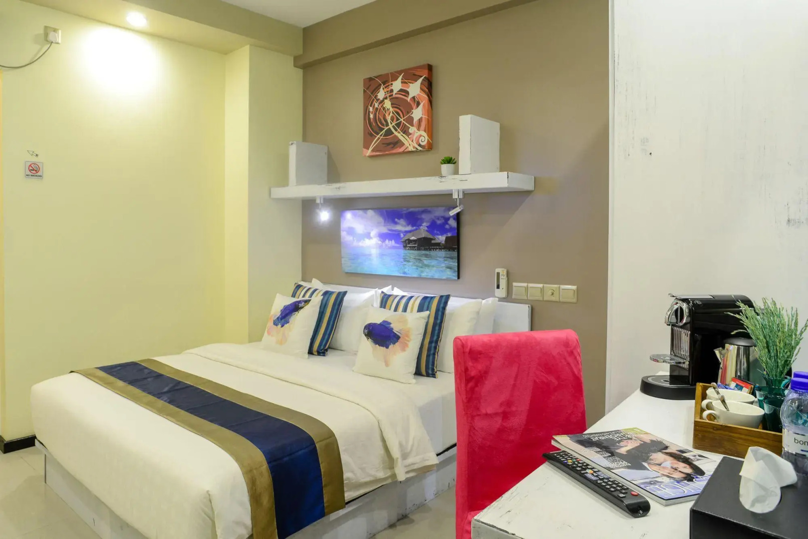 Laze by Somerset Inn