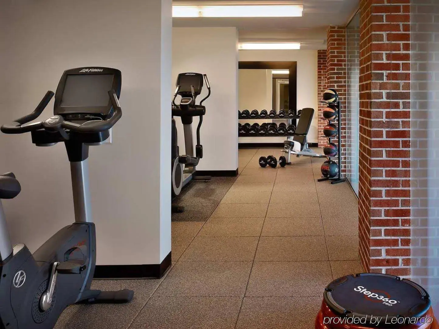 DoubleTree by Hilton Hotel & Suites Charleston Airport