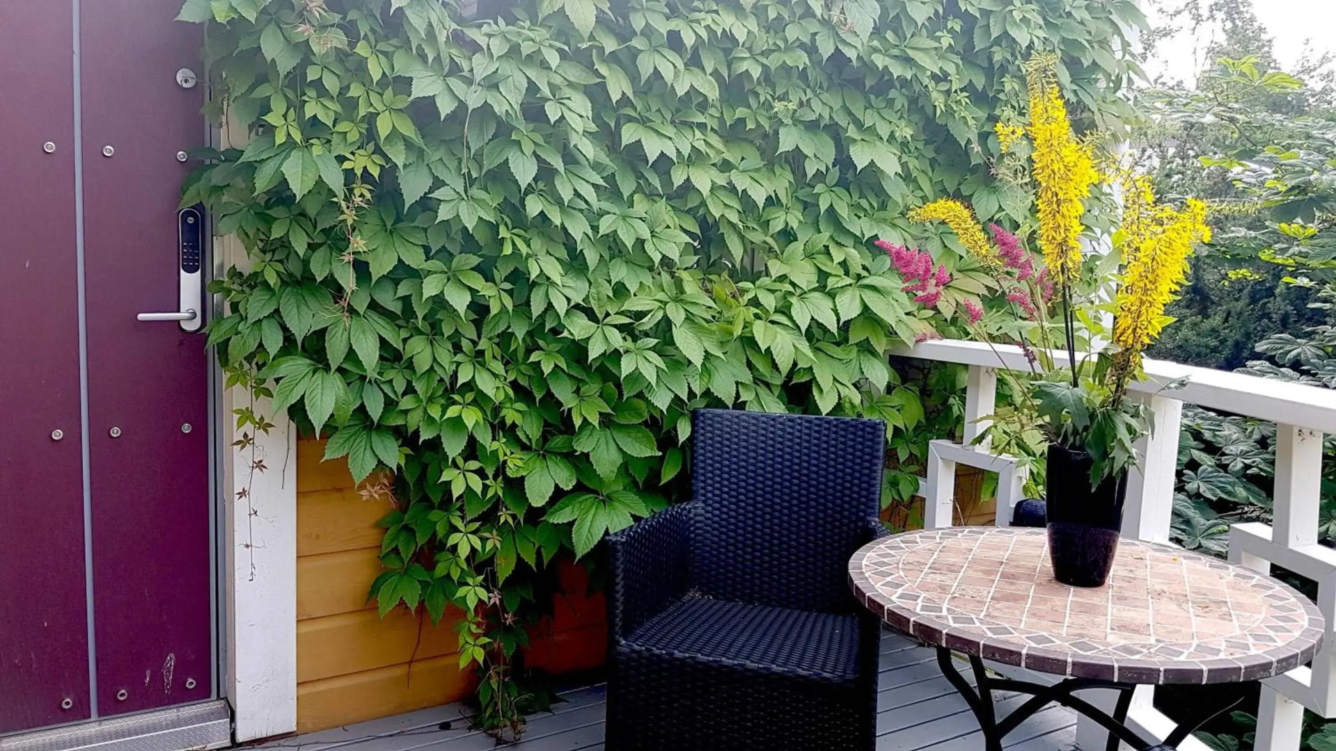 Theater and Beach Apartment