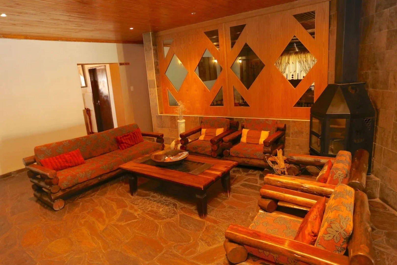 Stoney's Country Hotel