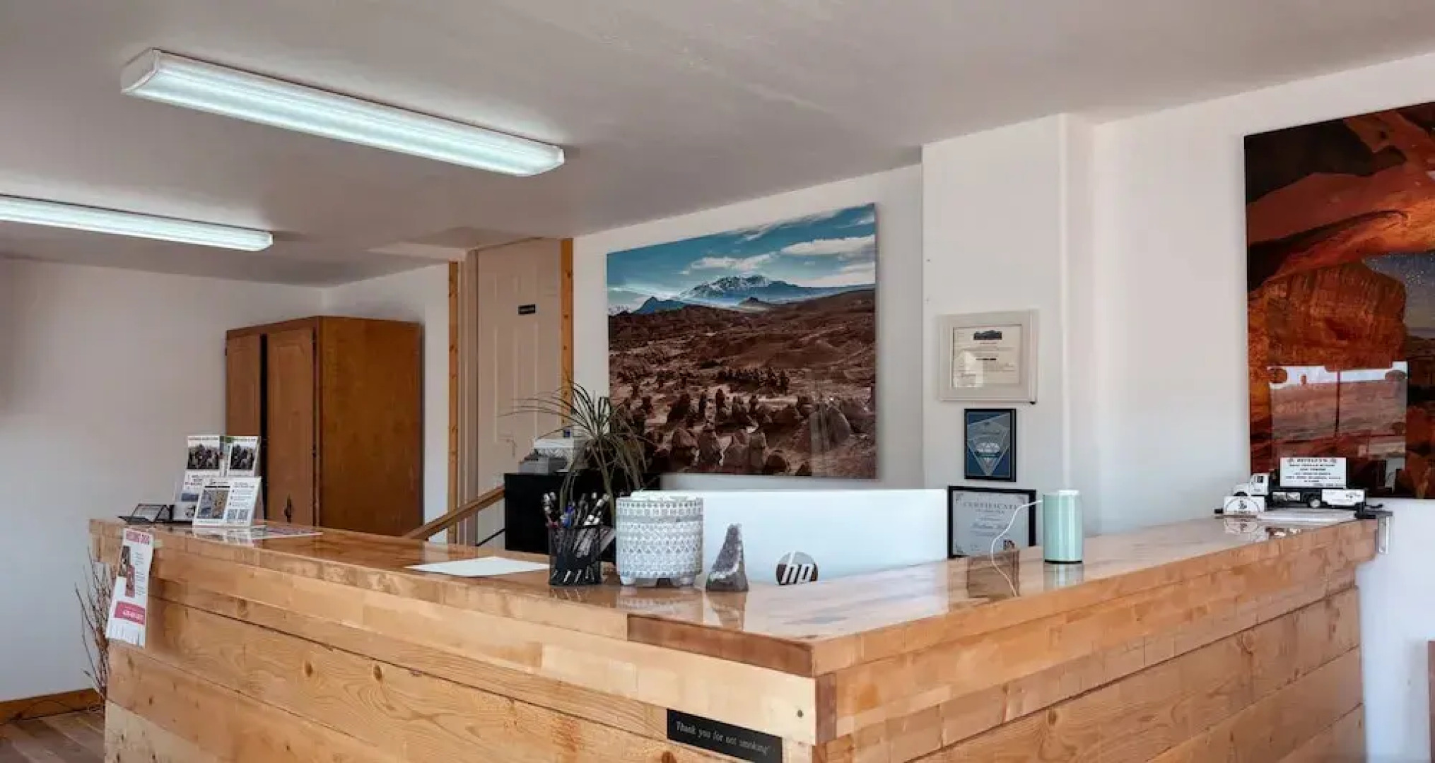 Whispering Sands Motel